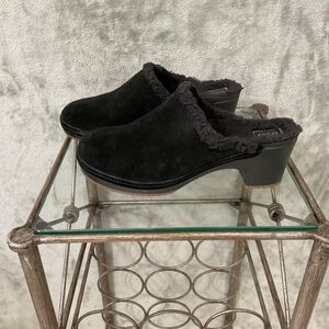 Crocs Clog Mules Shoes Women’s Size 10 Black Suede slip on fleece lined